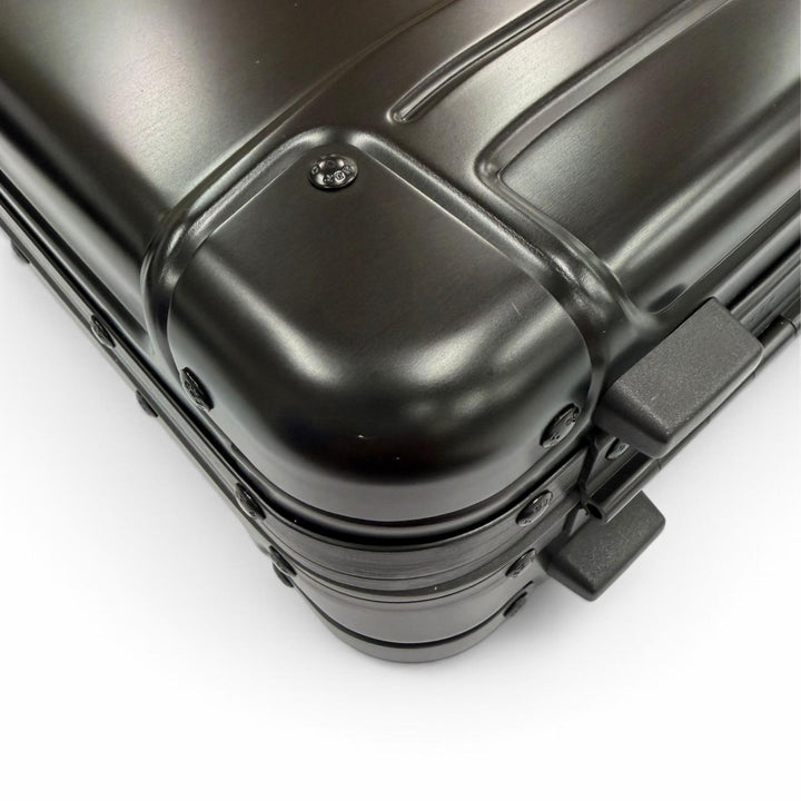 Excellent ZERO HALLIBURTON Business bag TSA lock equipped attaché case aluminum