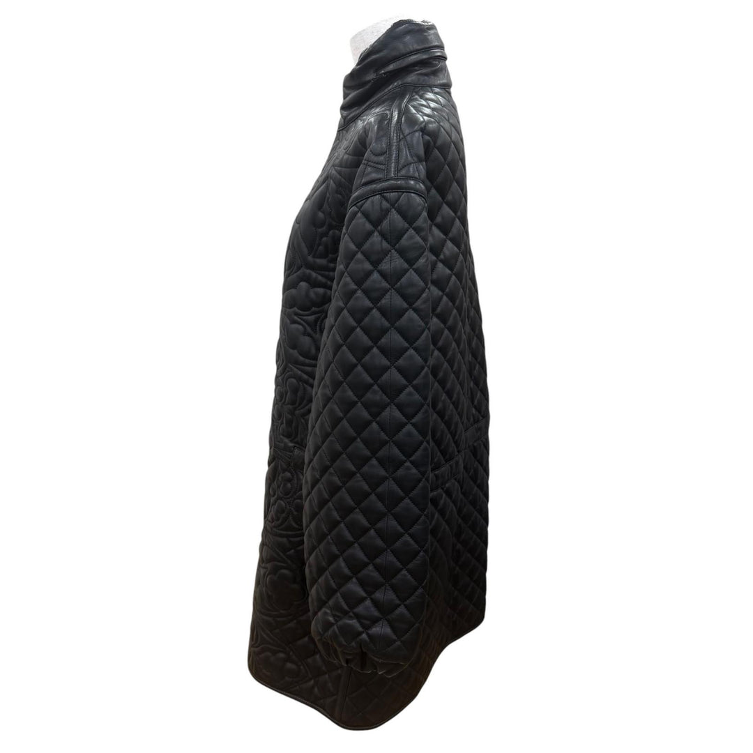 Great LOEWE coat Long length, zip-up, all-over print design, quilted leather. 42