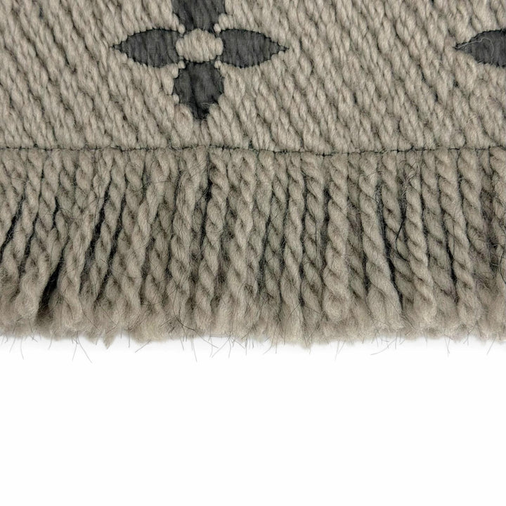 Great LOUIS VUITTON Scarf Escalp Logo Mania Monogram fringe wool Women M72242