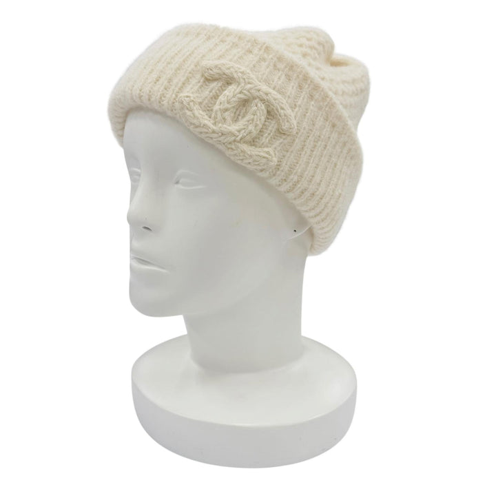 Excellent CHANEL Knit cap COCO Mark embroidered beanie Ivory cashmere Women