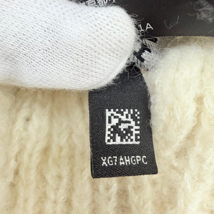 Excellent CHANEL Knit cap COCO Mark embroidered beanie Ivory cashmere Women
