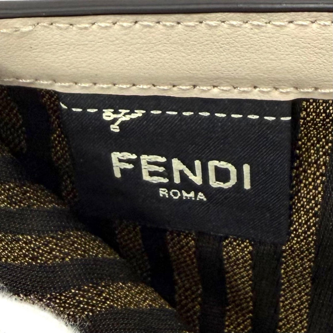 Excellent FENDI Bifold Wallet beige leather Women 8M0420