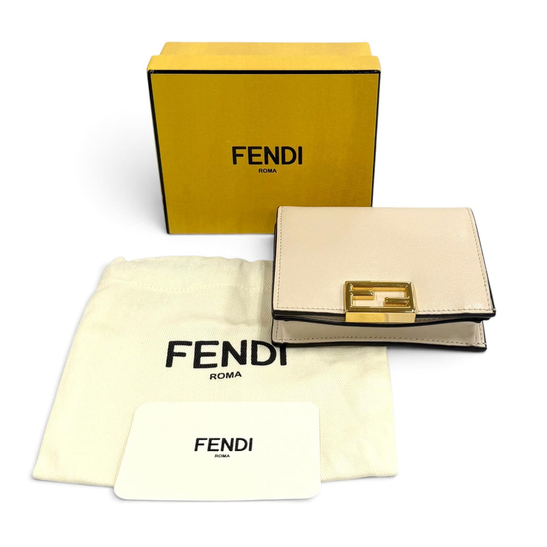 Excellent FENDI Bifold Wallet beige leather Women 8M0420