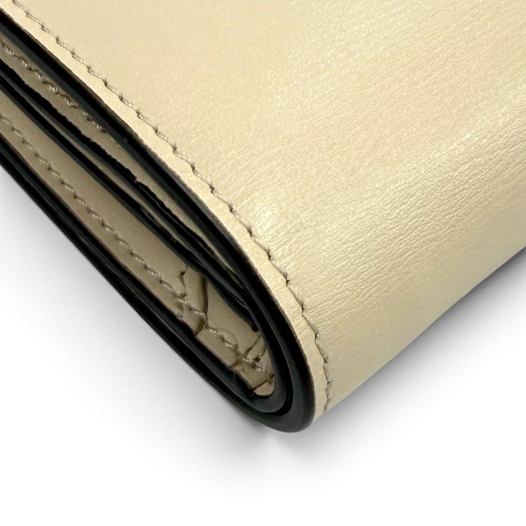 Excellent FENDI Bifold Wallet beige leather Women 8M0420