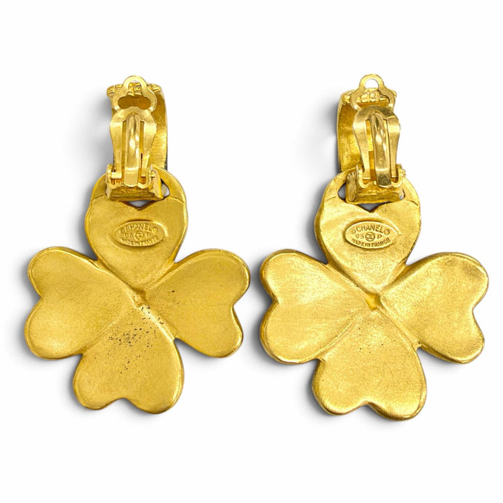 Great CHANEL Earring COCO Mark Clover gold Women 95P