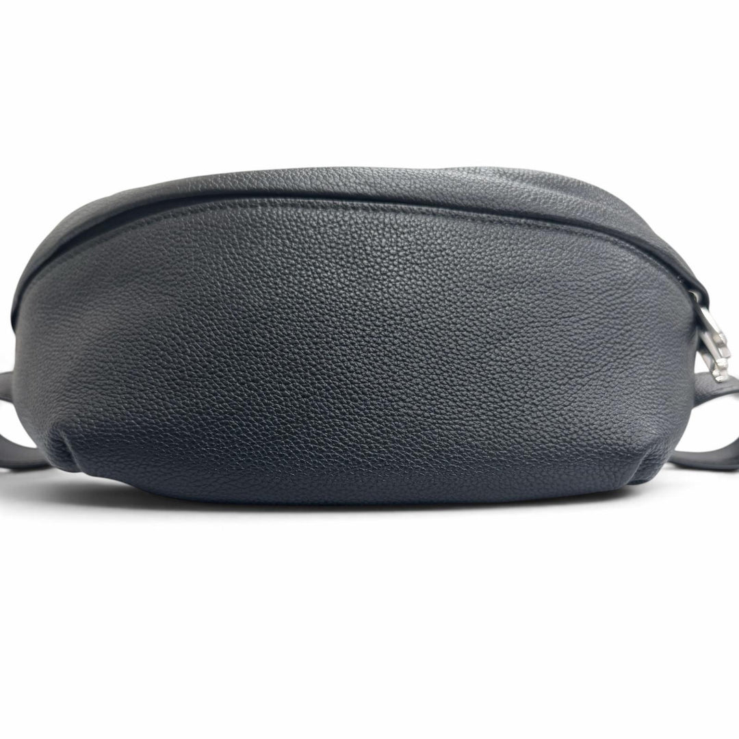 Pristine GUCCI Sling bag GG Supreme Logo Belt Bag black leather 768111