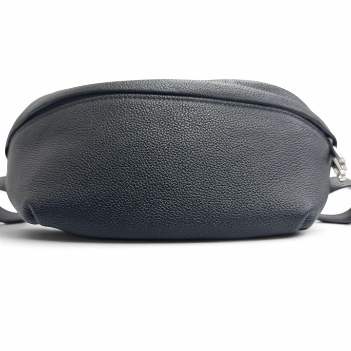 Pristine GUCCI Sling bag GG Supreme Logo Belt Bag black leather 768111
