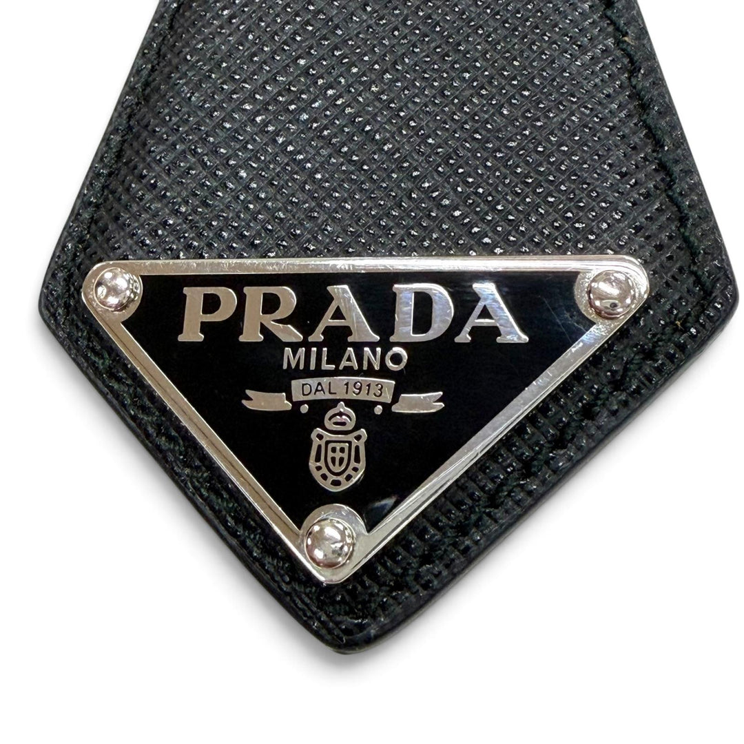 Very Good PRADA key ring triangle logo triangle plate Safiano leather 2PP041