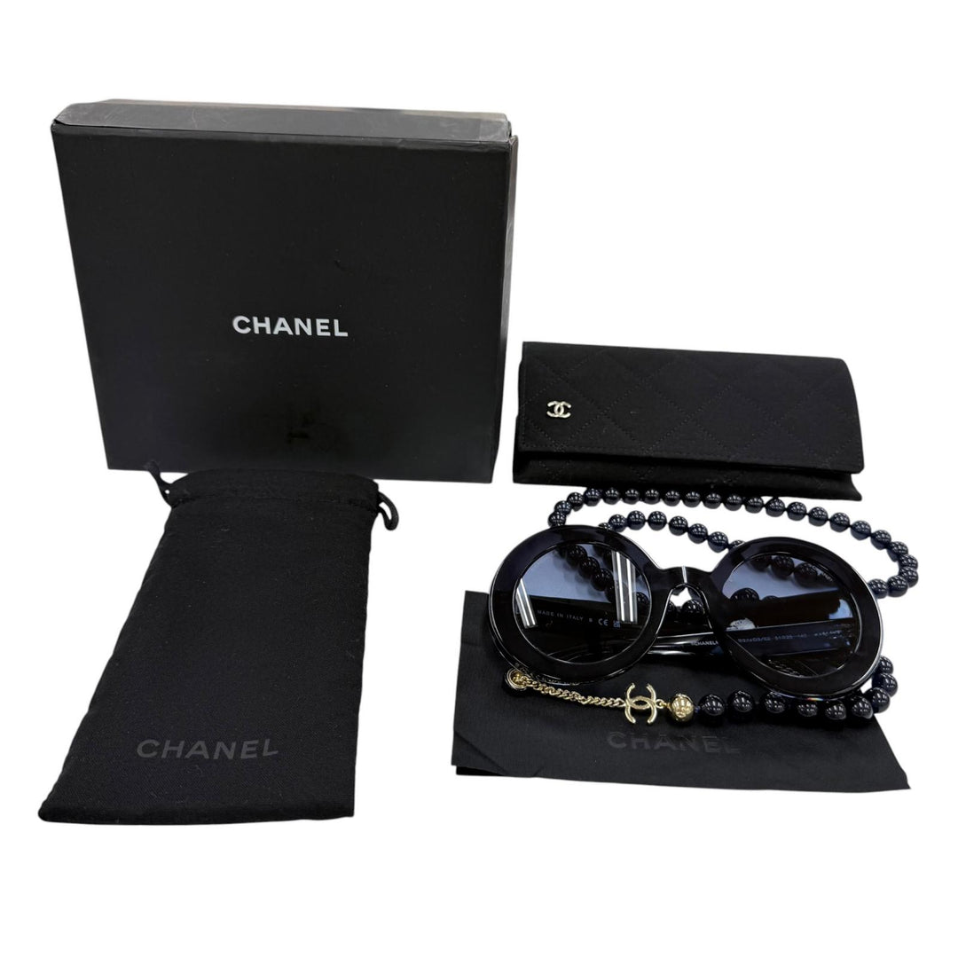 Excellent CHANEL COCO Mark Round Shape Sunglasses with Pearl Chain 5489