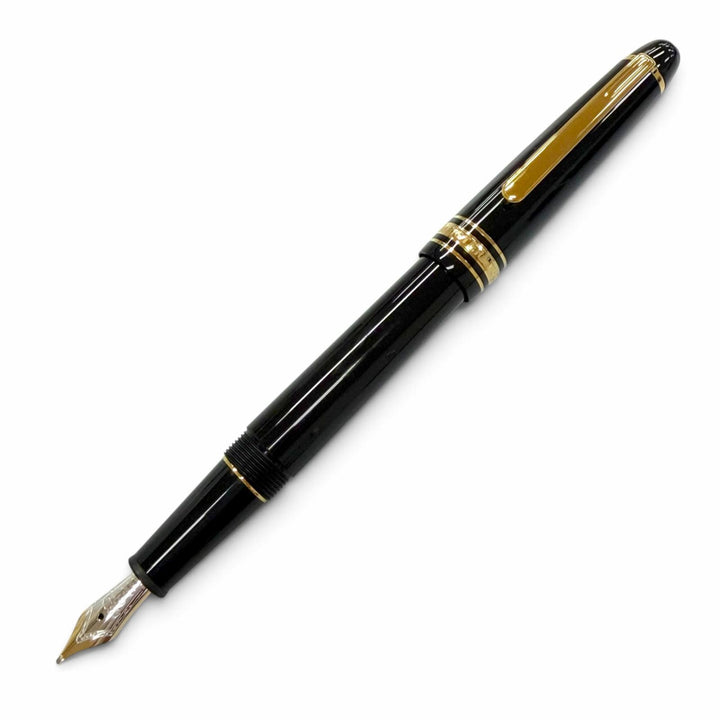 Pristine MONTBLANC fountain pen Meisterstück Classic 145 Current product: 14K