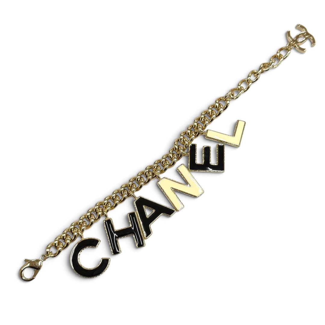 Great CHANEL bracelet Logo design: COCO Mark Chain gold Women B22A AB8724