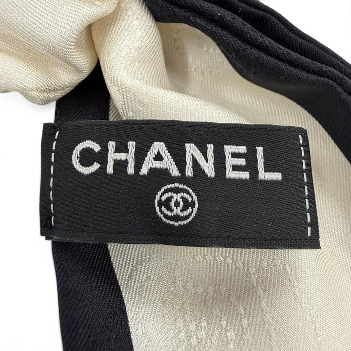 Excellent CHANEL Shush Camellia logo white silk Women 22V