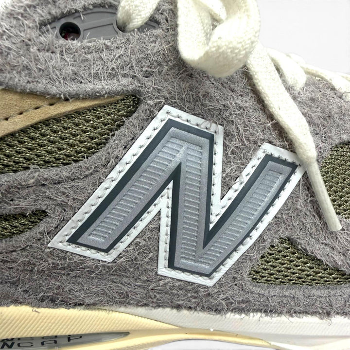 Pristine NEW BALANCE Low cut sneakers Different material switching gray mesh