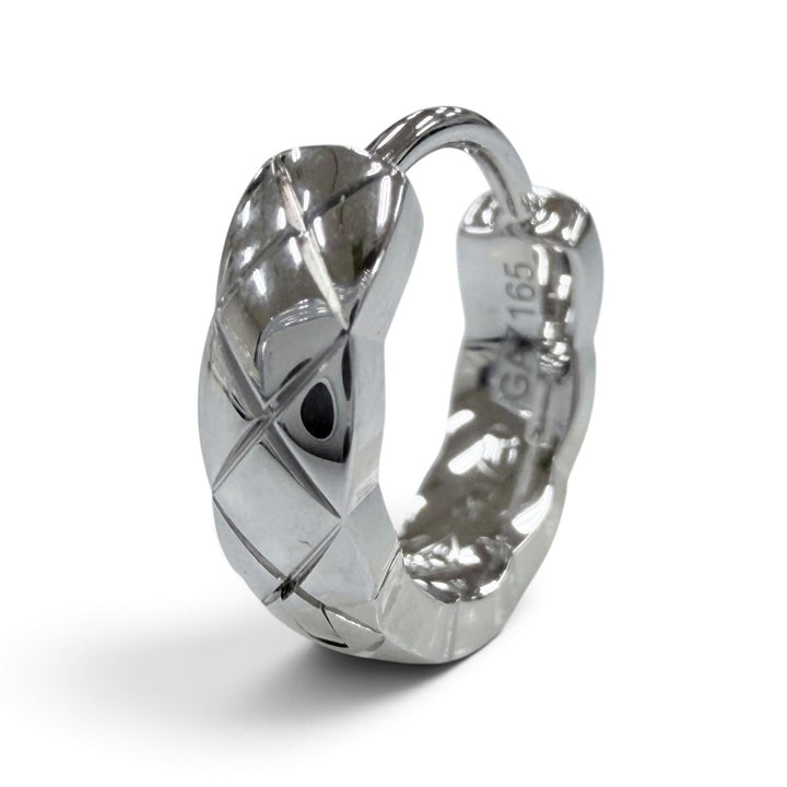 Excellent CHANEL Pierce Coco Crush Collection Single Mini Hoop White gold J12687