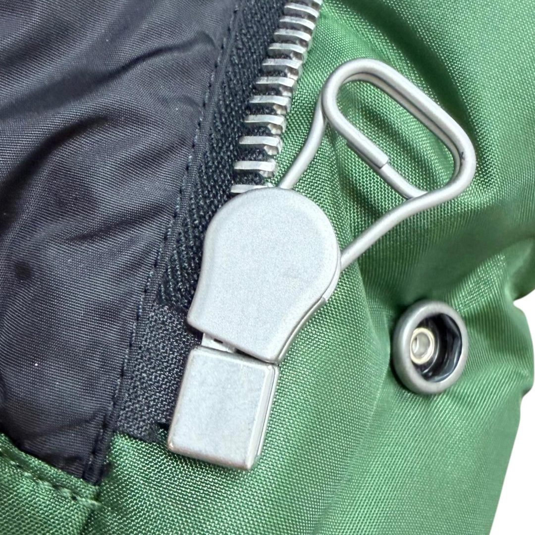 Excellent GUCCI Down vest Web stripe logo patch green Nylon mens 44 698713