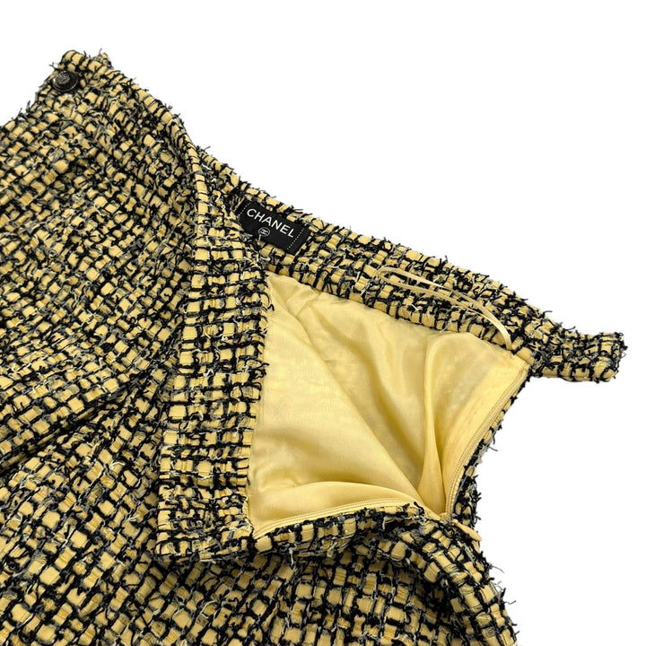 Excellent CHANEL Shorts Lion Button Tweed Pleated polyester 38 22P P72386V63580