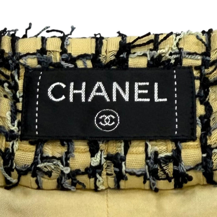 Excellent CHANEL Shorts Lion Button Tweed Pleated polyester 38 22P P72386V63580