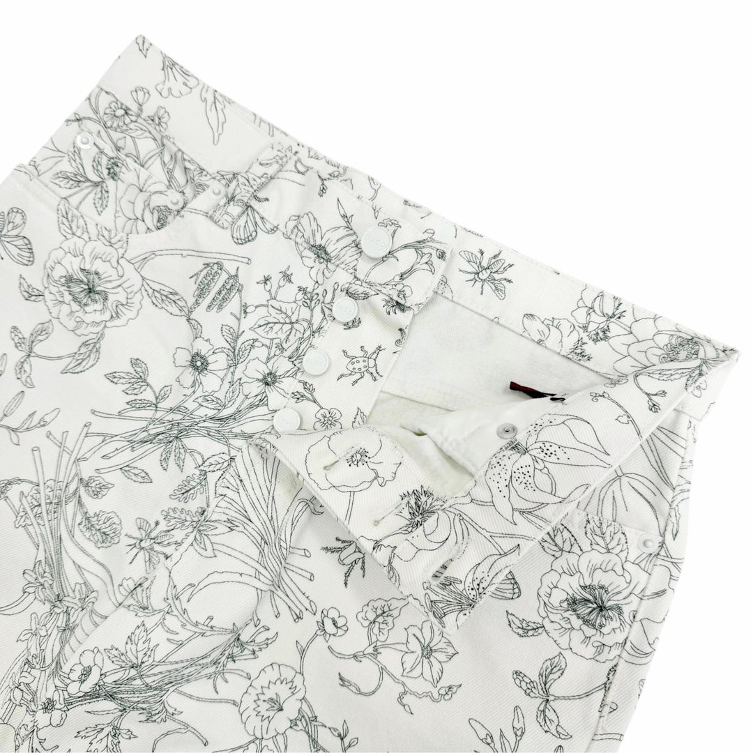 Pristine GUCCI Pants Logo leather patch with floral print white 24 812233 XDDC7