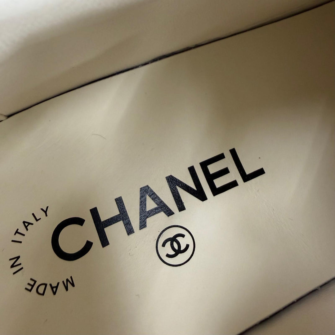 Excellent CHANEL sneakers Logo-embroidered leather Mint green 39 24K G46078