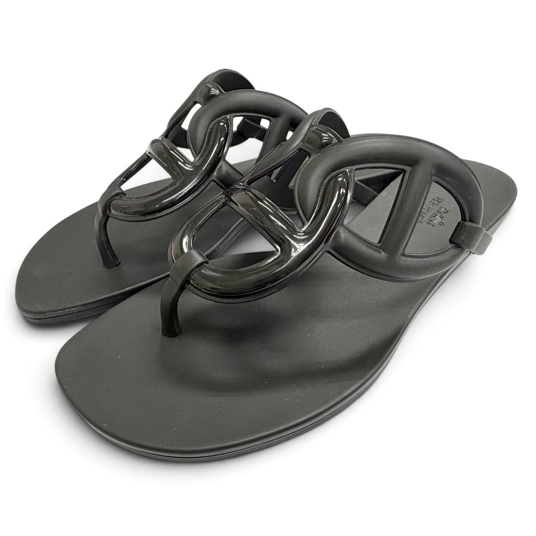 Pristine HERMES Sandals Ejuri Chaine d'Ancre motif rubber flats black Women 35