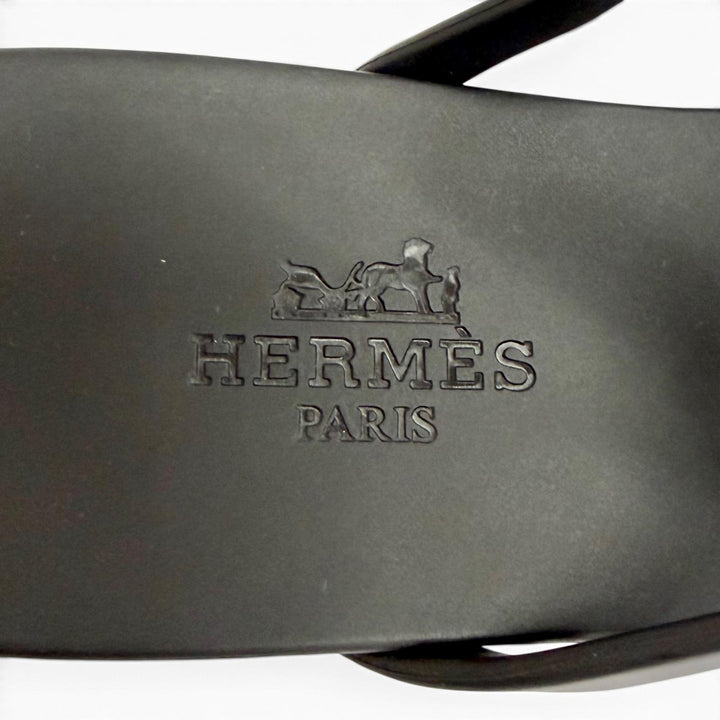 Pristine HERMES Sandals Ejuri Chaine d'Ancre motif rubber flats black Women 35