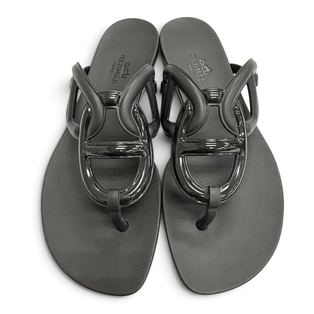 Pristine HERMES Sandals Ejuri Chaine d'Ancre motif rubber flats black Women 35
