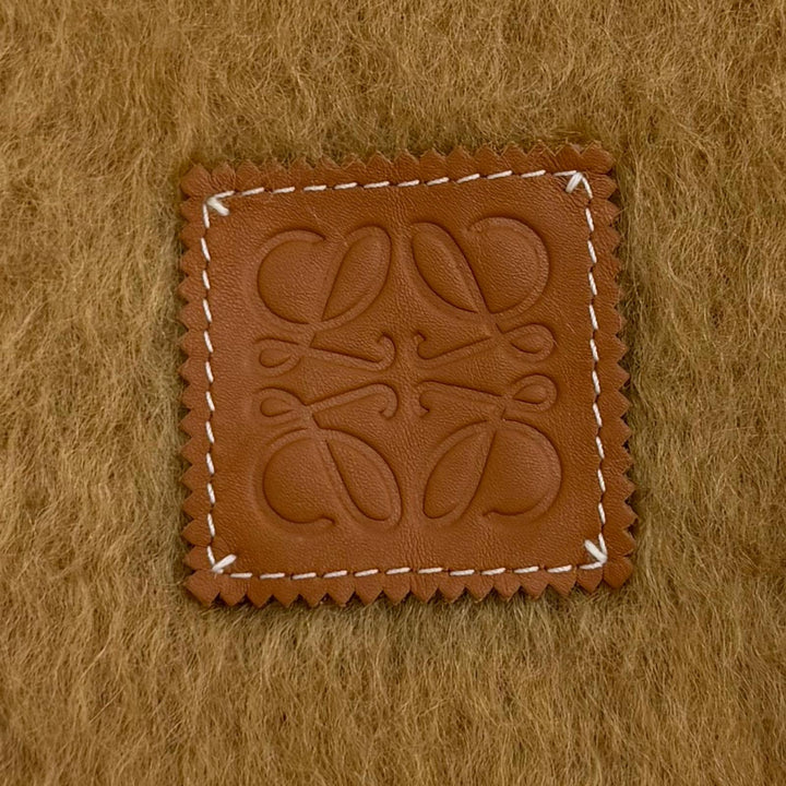 Excellent LOEWE Scarf Leather Anagram patch with fringe Brown mohair A-28003861