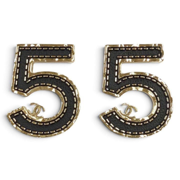 Great CHANEL Pierce COCO Mark 5 motif black Women B23S
