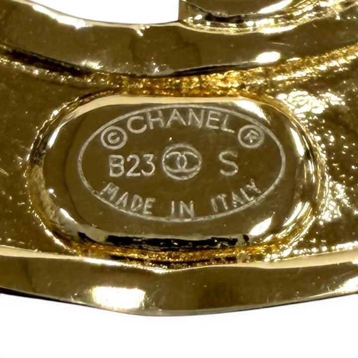Great CHANEL Pierce COCO Mark 5 motif black Women B23S