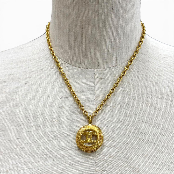 Very Good CHANEL Necklace COCO Mark Chain gold Women
