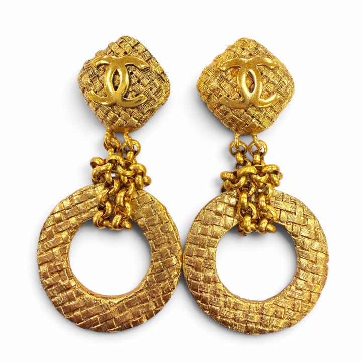 Great CHANEL Earring COCO Mark Chain Hoop gold metal Women 29