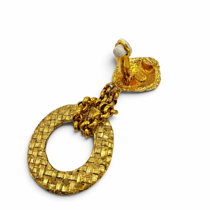Great CHANEL Earring COCO Mark Chain Hoop gold metal Women 29