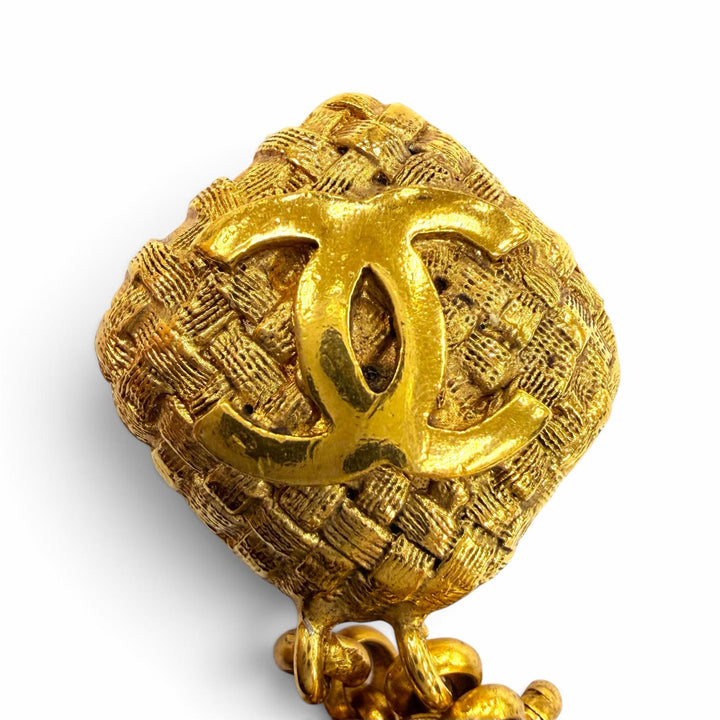 Great CHANEL Earring COCO Mark Chain Hoop gold metal Women 29