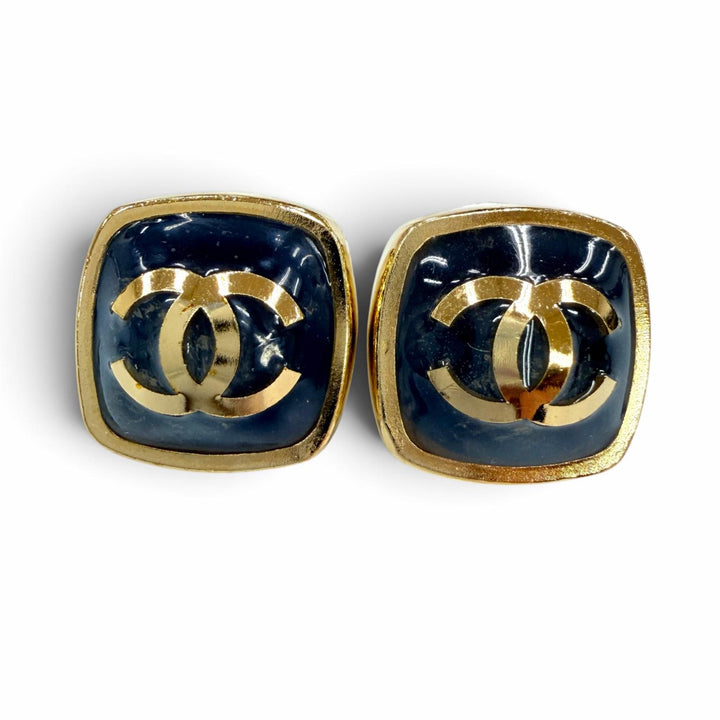 Great CHANEL Pierce COCO Mark Square Accessories gold metal Women L22