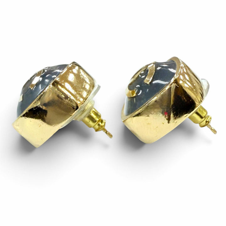 Great CHANEL Pierce COCO Mark Square Accessories gold metal Women L22