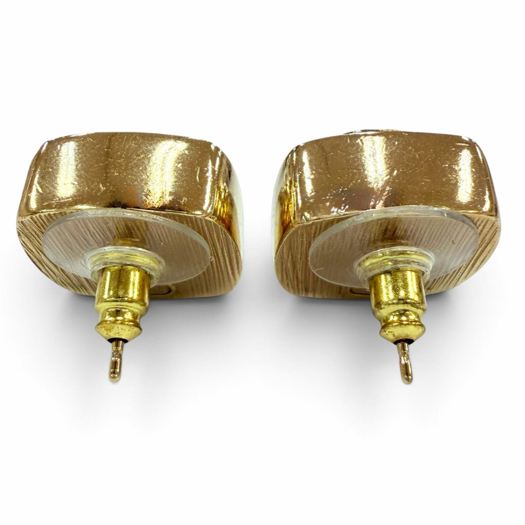 Great CHANEL Pierce COCO Mark Square Accessories gold metal Women L22