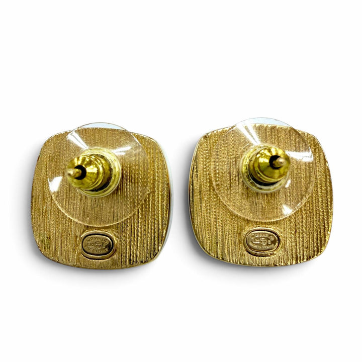 Great CHANEL Pierce COCO Mark Square Accessories gold metal Women L22
