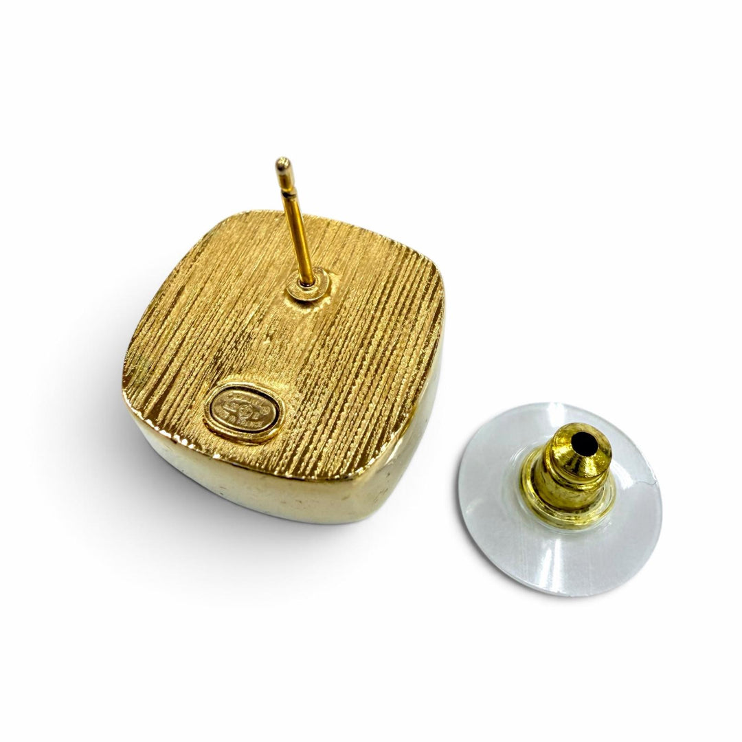Great CHANEL Pierce COCO Mark Square Accessories gold metal Women L22
