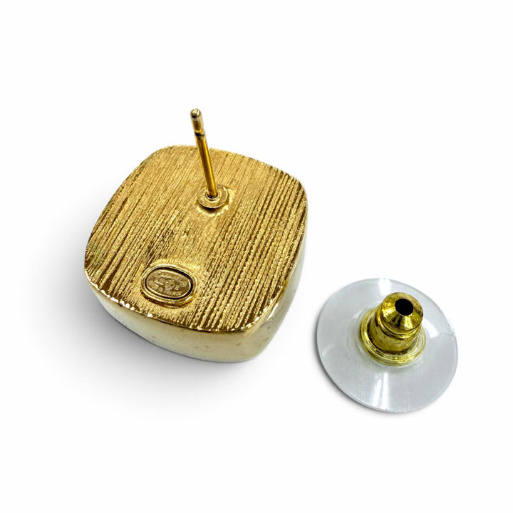 Great CHANEL Pierce COCO Mark Square Accessories gold metal Women L22