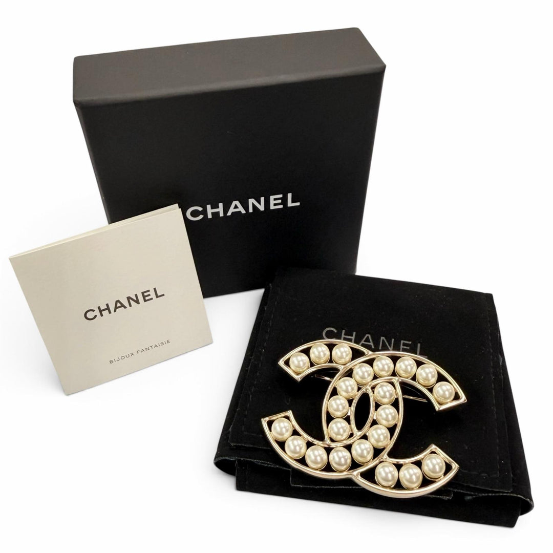 Excellent CHANEL Brooch COCO Mark gold metal Women B23V
