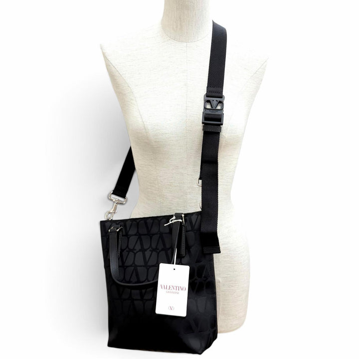 Excellent Valentino Garavani Handbag Toile Iconograph black leather 4Y2B0C60CSH
