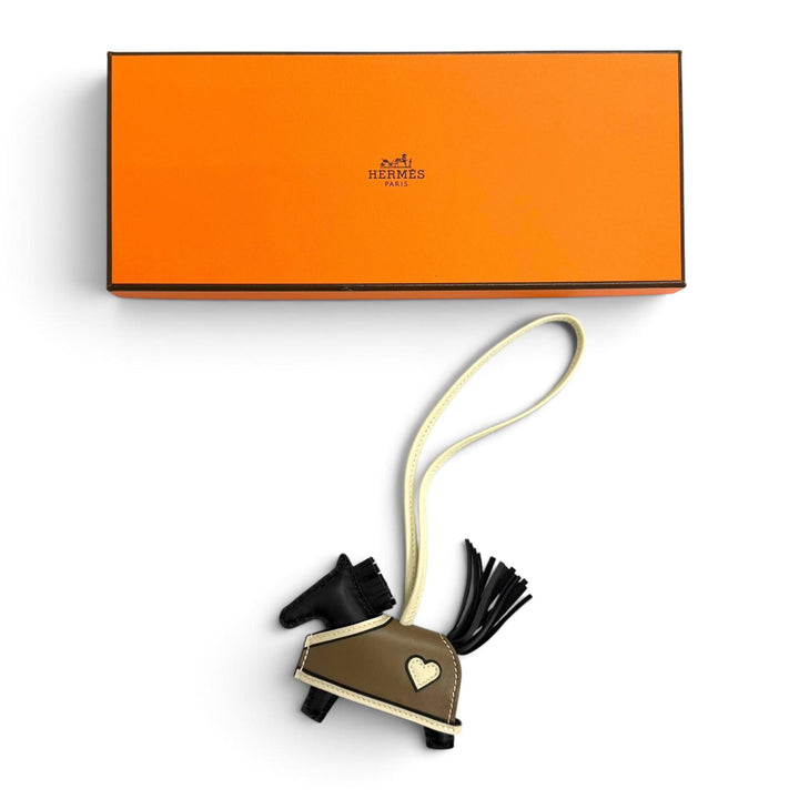 Excellent HERMES Bag charm Robeocour PM Rodeo leather Women