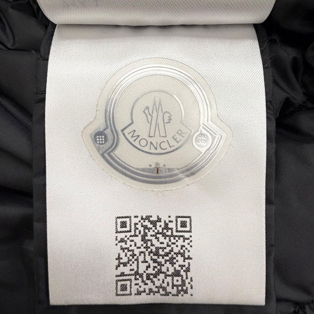 Excellent MONCLER Down jacket AVOCE Logo patch, hooded short jacket black 1