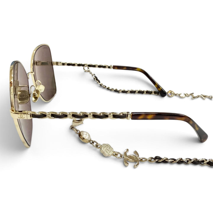 Great CHANEL sunglasses COCO Mark butterfly shape with logo chain gold 4274-Q