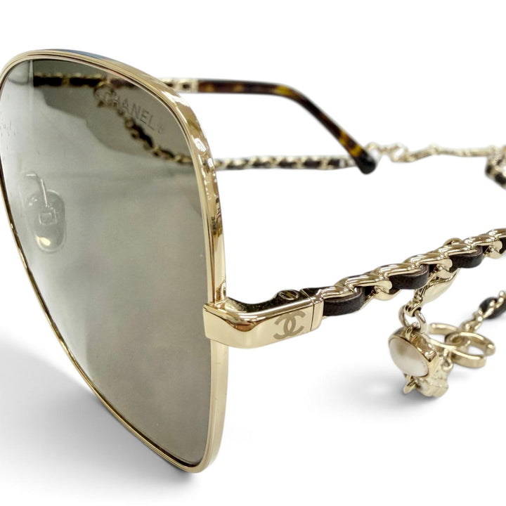 Great CHANEL sunglasses COCO Mark butterfly shape with logo chain gold 4274-Q