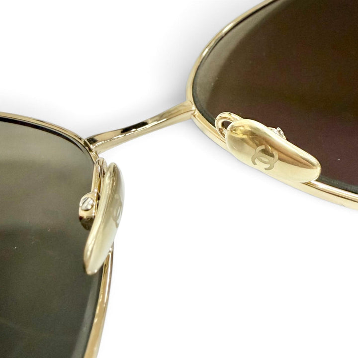 Great CHANEL sunglasses COCO Mark butterfly shape with logo chain gold 4274-Q