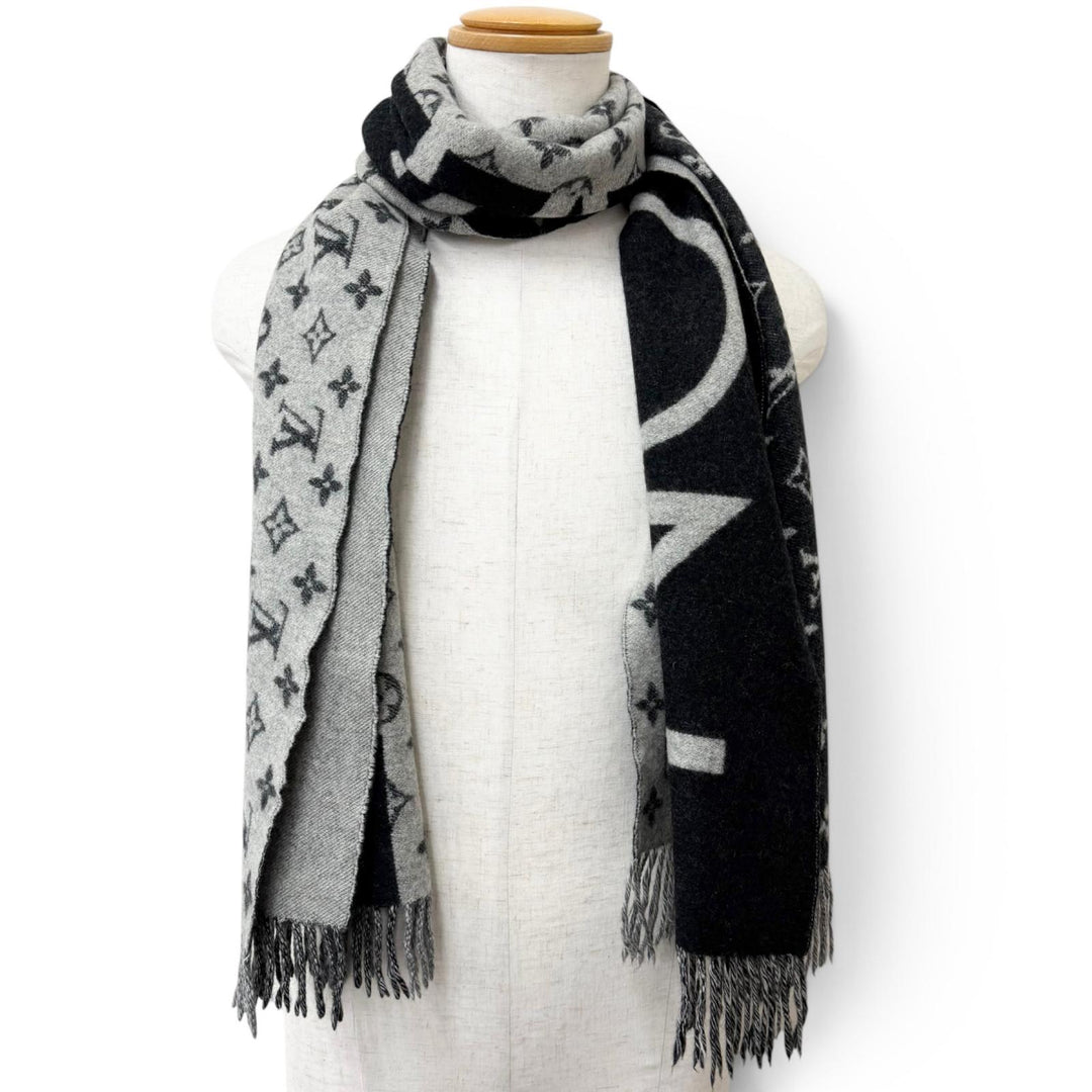 Great LOUIS VUITTON Scarf Esharp / LV Split Monogram fringe shawl black