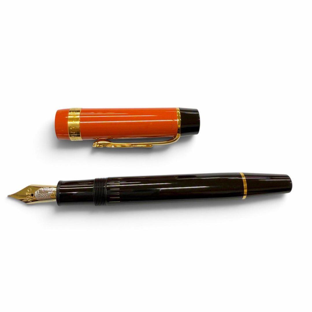 Excellent MONTBLANC fountain pen Donation Pen by Johann Sebastian Bach, 2001 18K