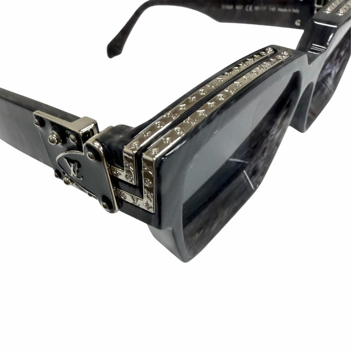 Excellent LOUIS VUITTON sunglasses 1.1 Millionaire Marble Square Gris