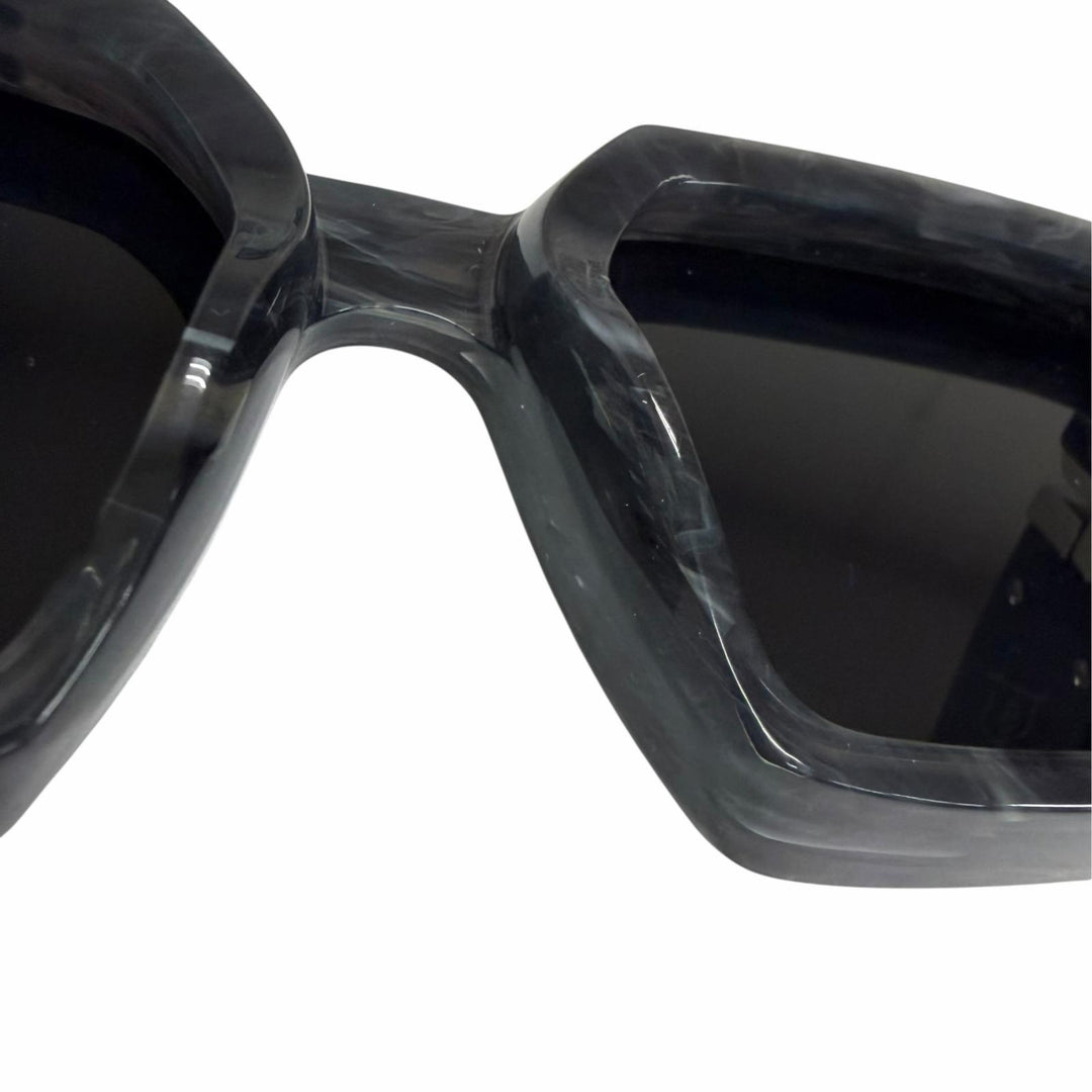 Excellent LOUIS VUITTON sunglasses 1.1 Millionaire Marble Square Gris